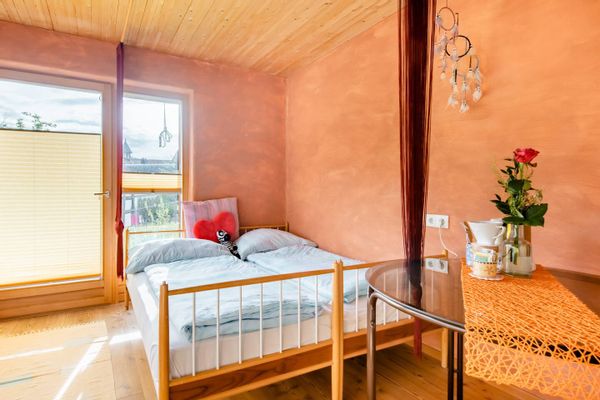 2 Private Rooms in a Modern Wooden House in the Heart of the Dolomites