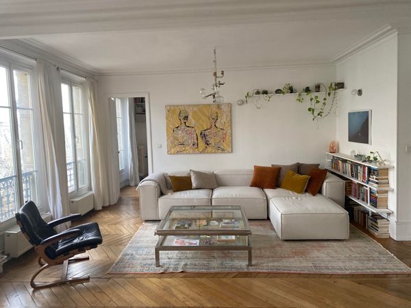 Large, lovely, central Paris apartment.  Calm environment with easy access to all of Paris