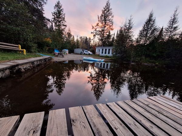 Maison mobile dans domaine privé avec accès au lac