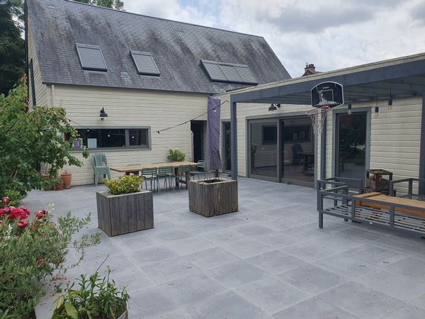 La Maison en Bois de Marielle, Victor, Jeanne, Romane et Paul