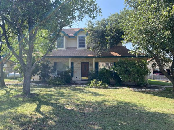 Spacious Round Rock home on acre plus lot near Austin’s vibrant city life.
