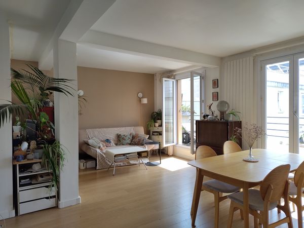 Beau 3 pièces calme et ensoleillé, avec grand balcon, dans le 20ème bohème et authentique :-)