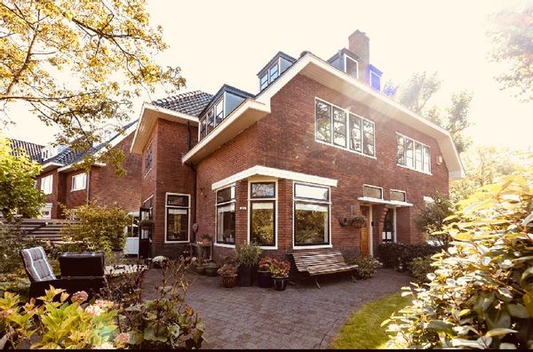 Heerlijk Familiehuis op 10 minuten fietsen van duinen/strand, maar ook dichtbij Haarlem en Amsterdam