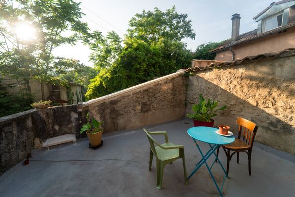 Joli appartement cosy cocoon à deux pas du centre d'Aubenas avec terrasse.