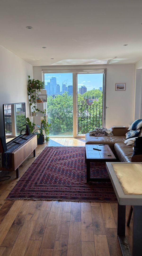 Apartment on Regents Canal