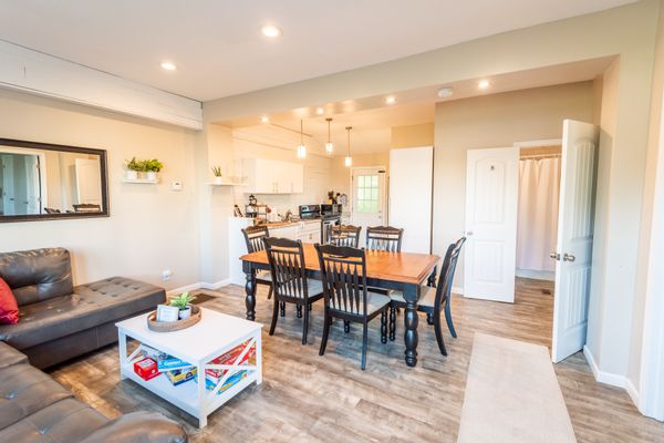 Nashville Retreat – Warm & Cozy 2BR Apt