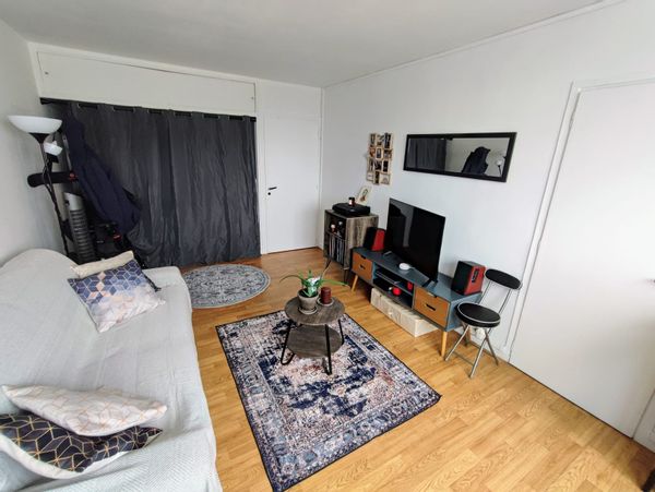 Appart avec vue Tour Eiffel à côté de Montparnasse – Paris 14e