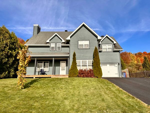 Maison familiale à quelques minutes du Mont Ste-Anne