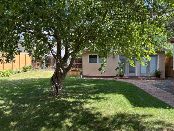 Walkable, Private Garden Studio in Central Boulder