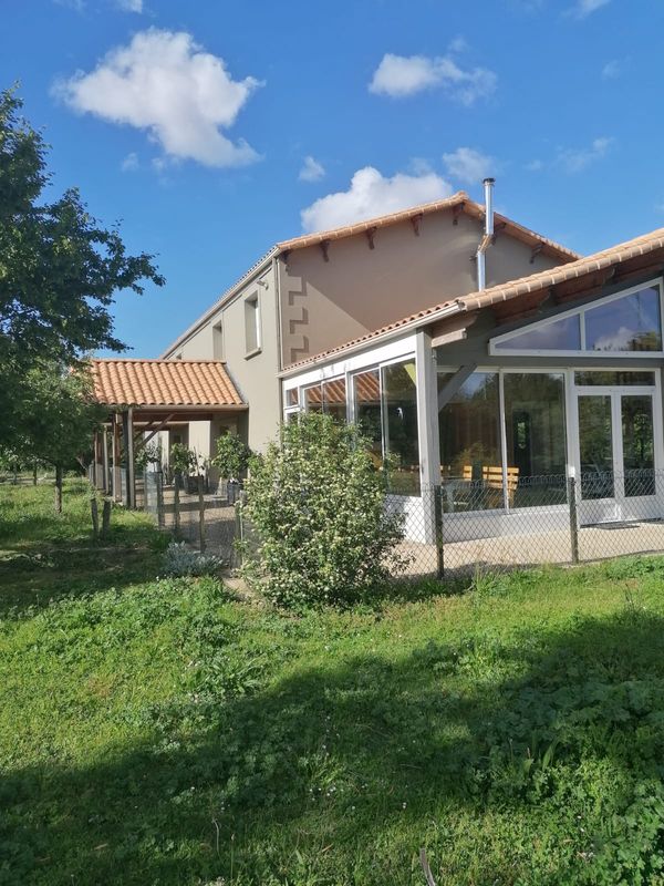 Grande maison familiale au calme – Marais Poitevin (30 min de La Rochelle et 45 min de l'Ile de Ré)