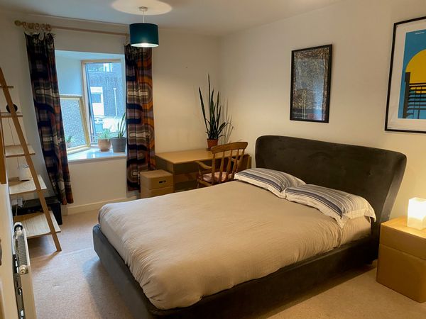 A modern 3 bed maisonette apartment with patio, in a vibrant area 15 minutes from central London.