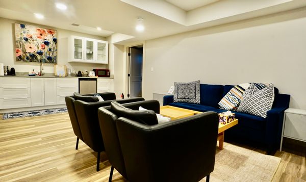 Ultra convenient and modern 2 bedroom in Somerville
