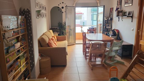 Bright 3 bedroom apartment near the beach.