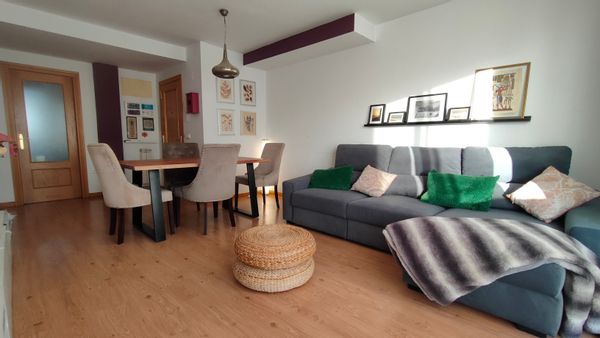 Hogar luminoso y familiar en barrio tranquilo de Zaragoza