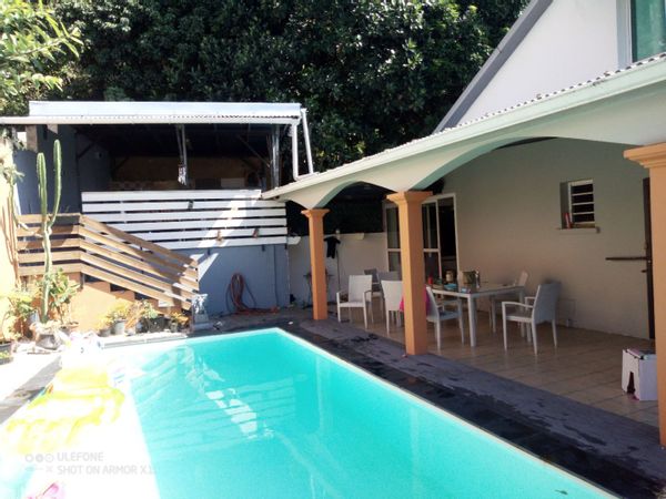 Grande maison familiale et confortable avec piscine