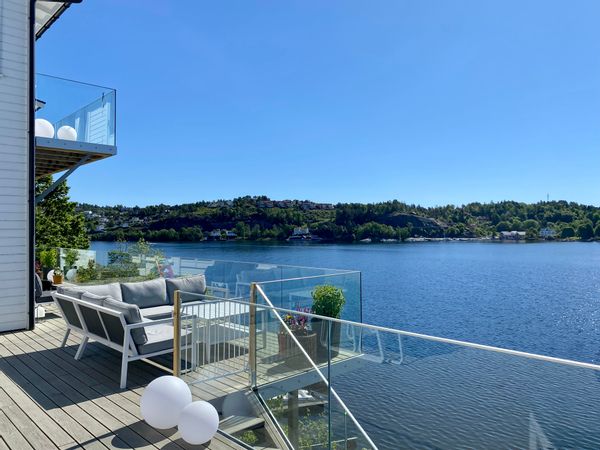Chill out-house
