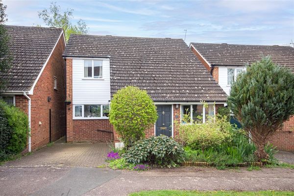 3 Bed Detached Family Home in Berkhamsted near London