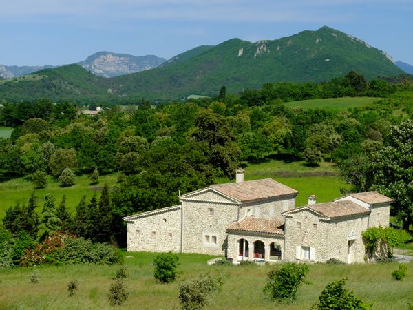 Grande maison en Drôme Provençale