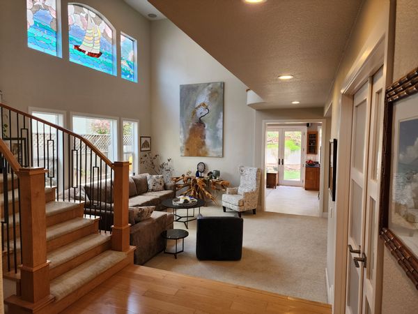 Bright and spacious 4 bedroom home with easy access to all of San Diego