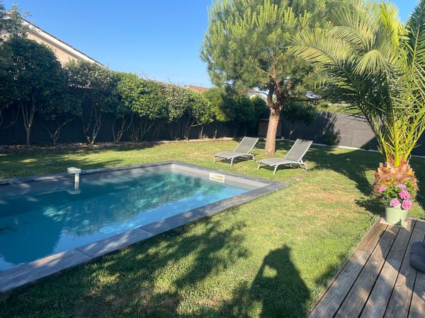 Villa Bordeaux calme, jardin clôturé et piscine privée