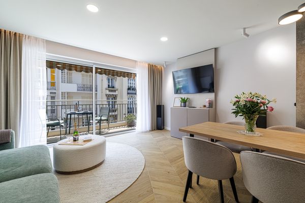 Modern Carré d'Or Apartment – Prime Location Near Beach & Shops