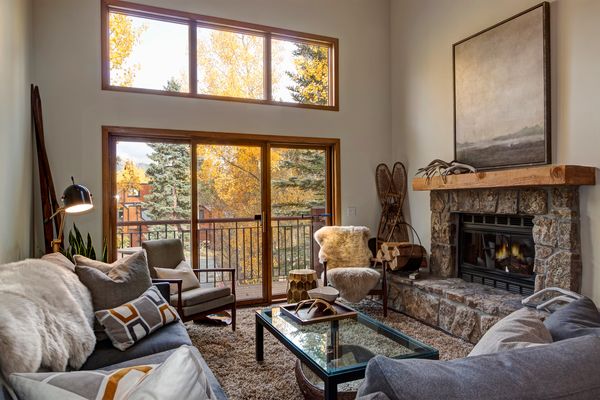 Year-round Rocky Mountain fun - walk to ski, town, fish, bike/hike - Epic Pass Breckenridge, CO