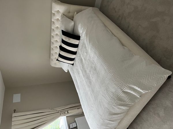 A modern home in a beautiful neighbourhood. 10 minutes to Dublin City and 10 mins to Dublin airport