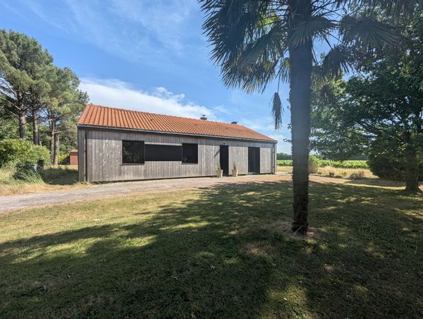 Maison de plein pied en pleine campagne