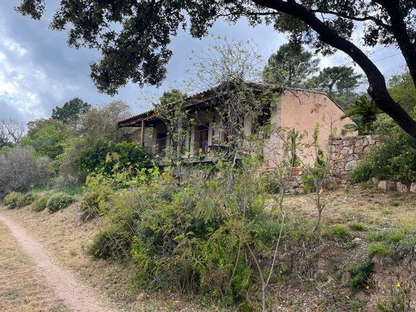 Maison dans le maquis Corse