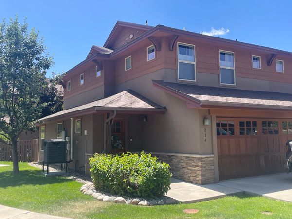 Modern 3 bedroom house in quiet residential neighborhood, minutes to downtown Durango!