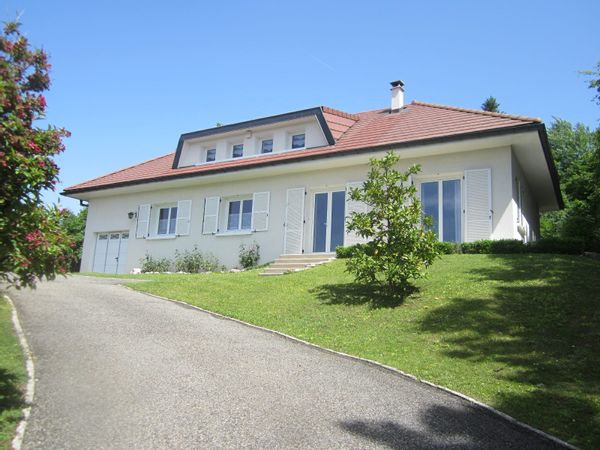 Maison en ville proche de la nature