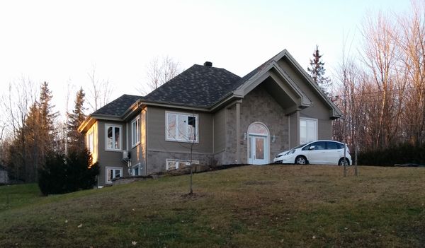 Grande maison 2 chambres au coeur de la nature et des Hautes-Laurentides.