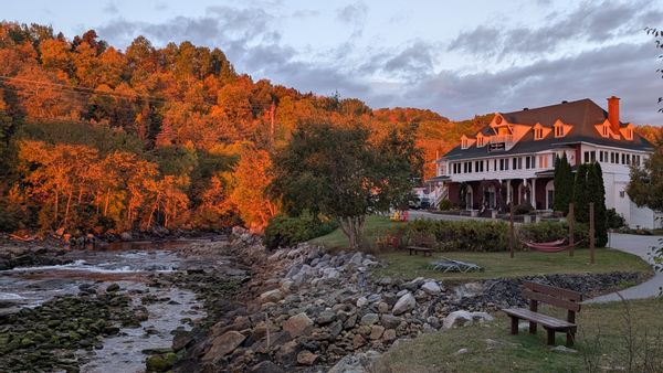 Suite lit Queen entre Mer et Rivière