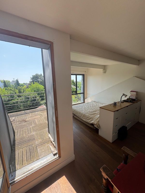 Maison dans la verdure à 10 minutes du centre de Paris.