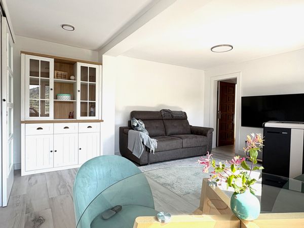 Naturaleza y calma en Lumbier Estudio acogedor con vistas a las foces, ideal para parejas.