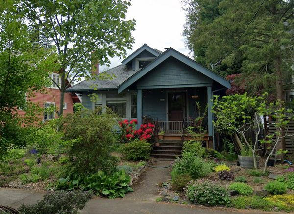 Quiet, convenient, 1911 home. Close to everything in Portland.