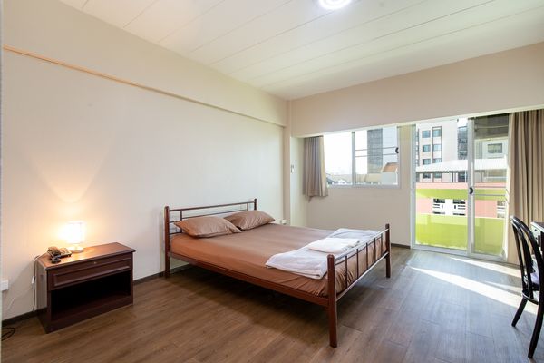 Basic budget vintage studio apartment home - Ekamai Thonglor_C