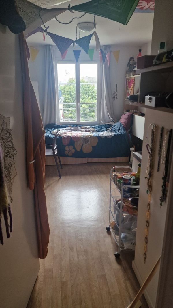 Studio d’étudiant neuf