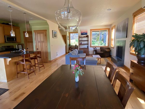 Gorge Getaway: Cozy Home Steps from Downtown White Salmon