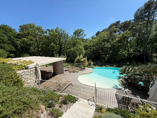 Super villa à Valbonne, avec piscine, tennis et chambres climatisées, entre mer et montagne