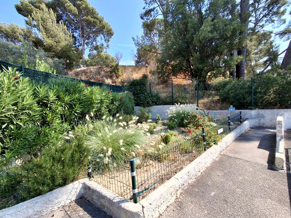 Appartement en rez-de-jardin, à 300m des plages