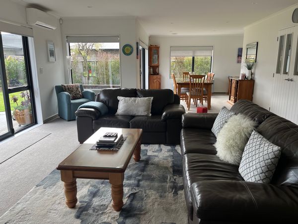Private guest room and bathroom