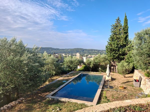 Maison familiale provençale avec piscine