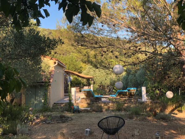 Ressourcement ZEN dans petite Oliveraie et sa piscine au coeur de la Provence, aux portes du Luberon