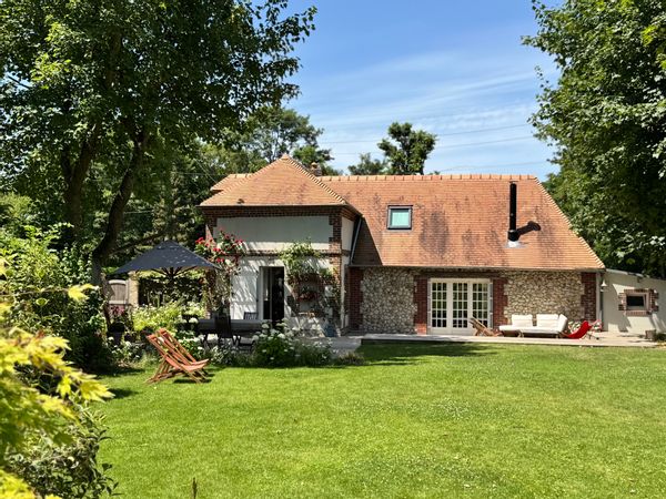 Charmante maison normande sur les hauteurs de Trouville-sur-mer, à 10 minutes de la mer.