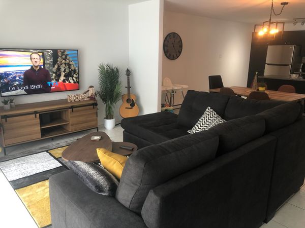 Le condo de Marie Hélène et Sébastien située en plein centre ville disponible pour vous. !!!