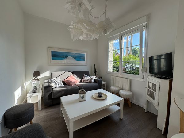 La Villa Poppee, toute proche des commerces de la station balnéaire de Stella Plage.