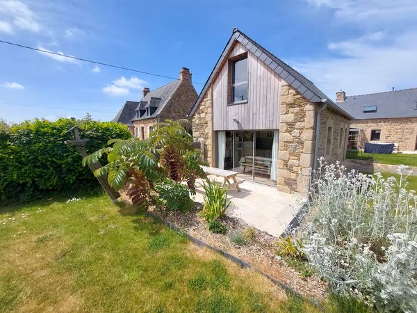 Charmante petite maison en pierre, 4 personnes.