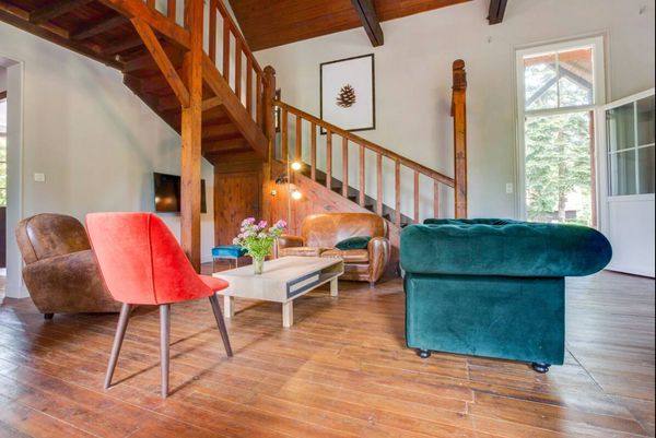 Découvrez cette ancienne salle de répétition de théâtre du XIXe siècle transformée en une villa 5*