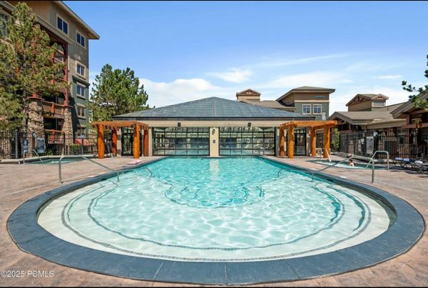 DANIEL's Park City Canyons Village, ski-in ski-out, 3 pools, hot tubs, 2BR condo
